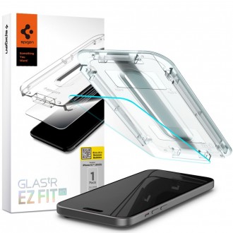 Apsauginis stiklas "Spigen Glas.Tr ”EZ FIT” su montavimo rėmeliu telefonui iPhone 15